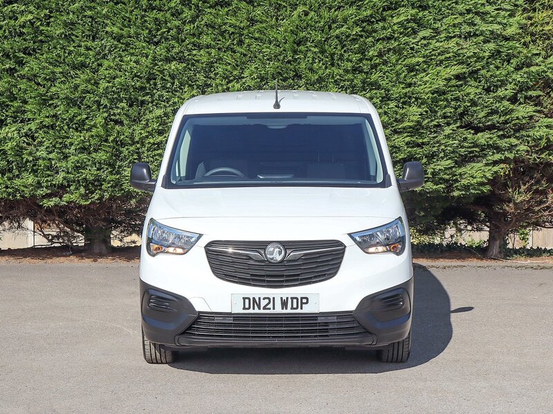 Vauxhall Combo 2300 Dynamic 1.5 Turbo D, 100BHP, L2 LWB VAN, Air Con, Cruise, Rev Park Sens - U7088