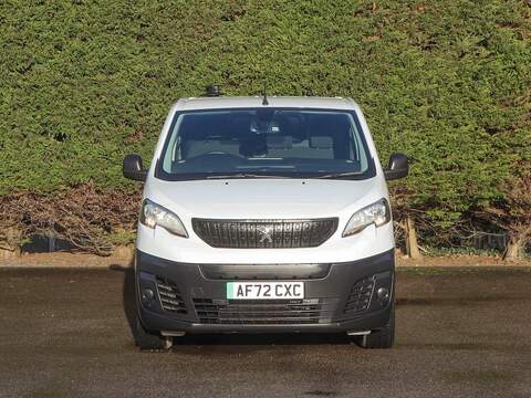 Peugeot e-Expert E 1200 PROFESSIONAL 75KW ELECTRIC AUTO STD MWB PANEL VAN, Air Con, Cruise, 75KW Long Range - U7138