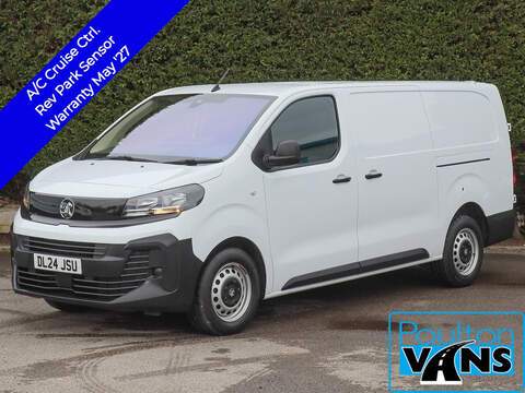 Vauxhall Vivaro 3500 BiTurbo Dynamic 2.2 Turbo D 140BHP L2 H2 MWB PANEL VAN, Sat Nav, Air Con, Cruise Control.