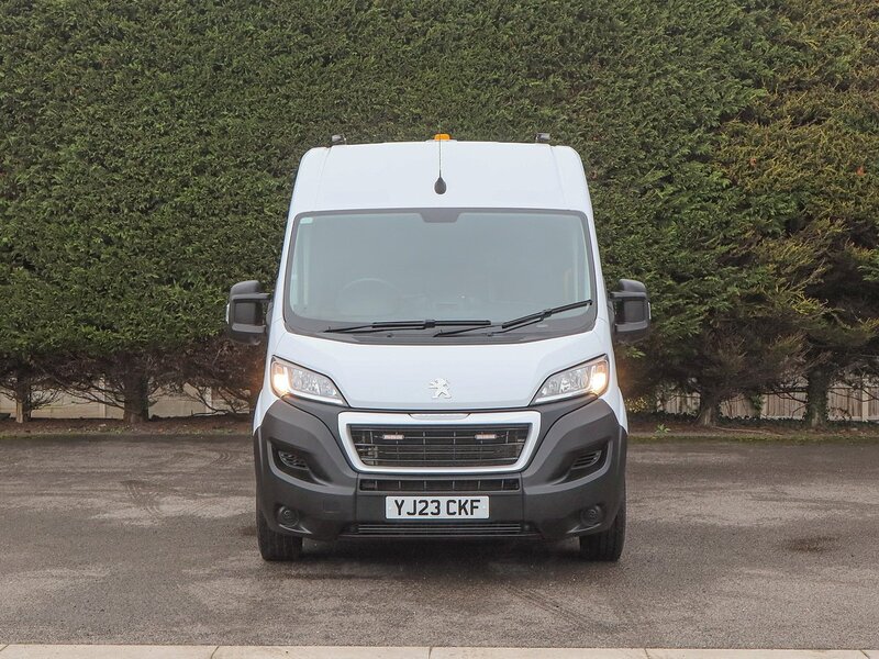 Peugeot Boxer 335 Professional 2.2HDI, 140BHP, L3 H2 LWB 9 SEAT CREW VAN, SAT NAV, AIR CON, CRUISE, REV PARK - U7173
