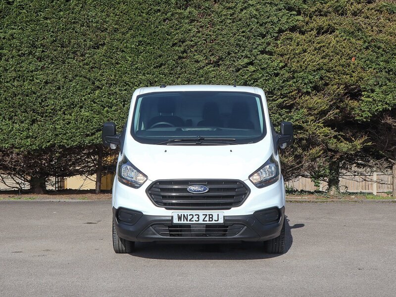 Ford Transit Custom 300 Leader 2.0TDCI, 105PS, L1 SWB Van, Air Con, Reverse Parking Sensors, Only 24663 Miles. - U7182