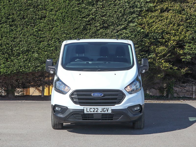 Ford Transit Custom 300 EcoBlue Leader 2.0TDCI, 130PS, L1 H1 SWB PANEL VAN, BLUETOOTH, Fog Lights, F + R Park Sensors. - U7185