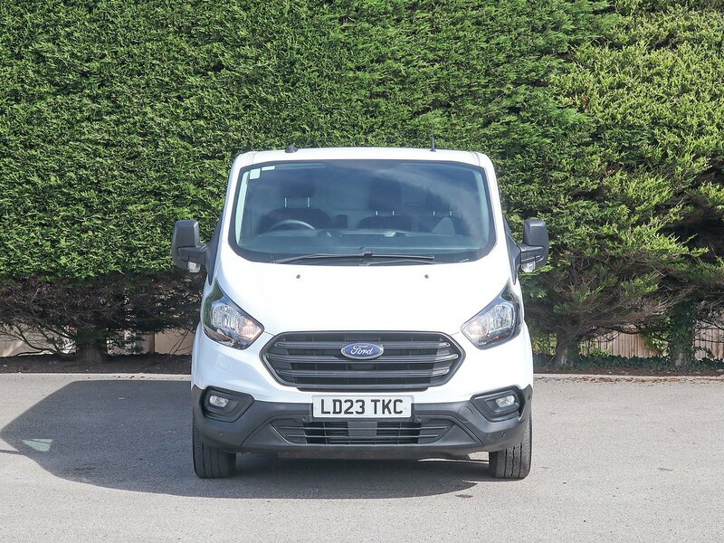 Ford Transit Custom 300 EcoBlue Leader 2.0TDCI, 130PS, L2 H1 LWB PANEL VAN, Bluetooth, Fog Lights, F + R Park Sensors. - U7217