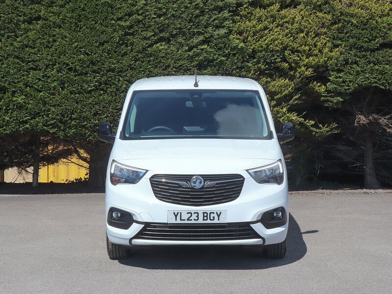 Vauxhall Combo 2300 PRO 1.5 TURBO D 100BHP L1 SWB VAN, 3 Seats, Sat Nav, Rev Cam, Air Con, Cruise, Rev Park - U7222