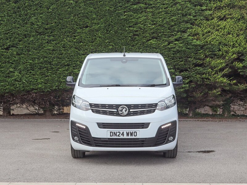 Vauxhall Vivaro 3100 Pro 2.0 TURBO D 145BHP L2 LONG PANEL VAN, Sat Nav, Rev Cam, Air Con, Cruise, Rev Park - U7249