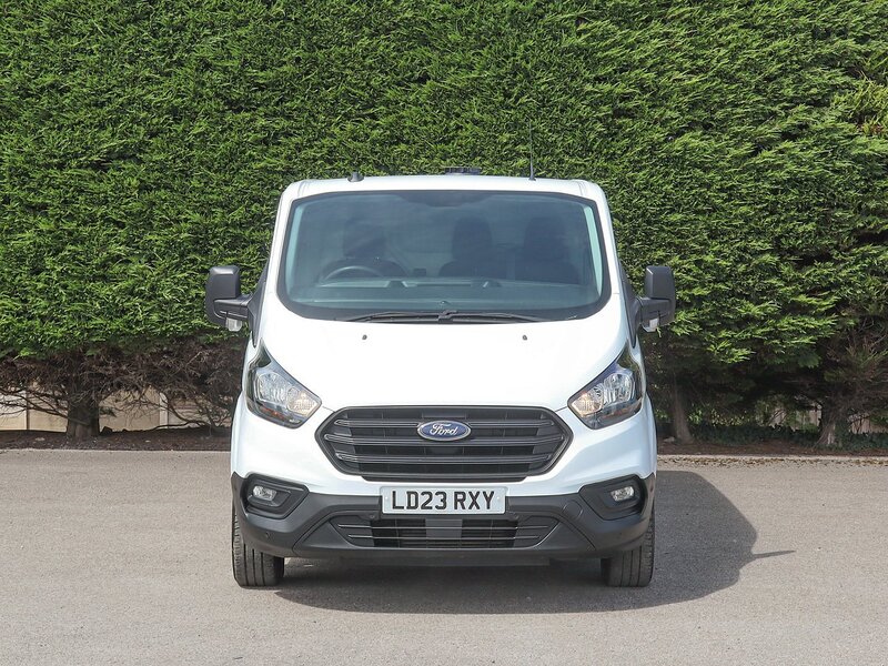 Ford Transit Custom 300 EcoBlue Leader 2.0TDCI, 130PS, L1 H1 SWB PANEL VAN, Bluetooth, Fog Lights, F + R Park Sensors - U7253