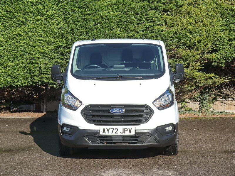 Ford Transit Custom 300 EcoBlue Leader 2.0TDCI, 105PS, L1 H1 SWB PANEL VAN, Sat Nav, Air Con, F + R Park Sensors. - U7308
