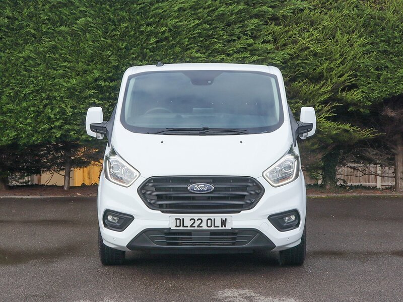 Ford Transit Custom 320 EB TREND KOMBI 130PS L2 LWB 9 SEAT MINIBUS, H.Screen, Air Con, Cruise, F + R Park Sensors - U7315