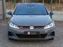 Volkswagen Golf 2.0 TSI GTI TCR, DSG