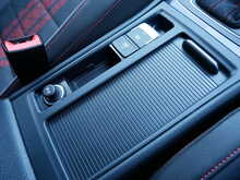 Volkswagen Golf 2.0 TSI GTI TCR, DSG