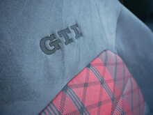 Volkswagen Golf 2.0 TSI GTI TCR, DSG