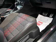 Volkswagen Golf 2.0 TSI GTI TCR, DSG