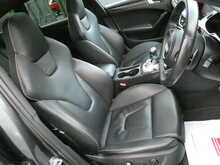 Audi RS4 Avant 4.2 FSI V8 Quattro Avant, S-Tronic