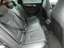 Audi RS4 Avant 4.2 FSI V8 Quattro Avant, S-Tronic