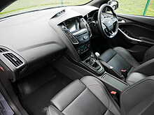 Ford Focus 2.0T EcoBoost ST-3 hatchback 5dr, Manual