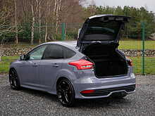 Ford Focus 2.0T EcoBoost ST-3 hatchback 5dr, Manual