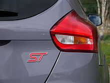 Ford Focus 2.0T EcoBoost ST-3 hatchback 5dr, Manual