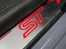 Ford Focus 2.0T EcoBoost ST-3 hatchback 5dr, Manual