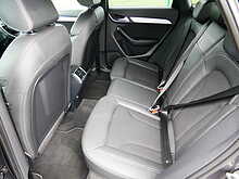 Audi Q3 2.0 TDI S line Quattro, Manual