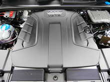 Audi Q7 3.0 TDI V6 S line SUV 5dr Diesel Tiptronic quattro Euro 6 (s/s) (272 ps)