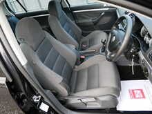 Volkswagen Golf 3.2 V6 R32 4Motion 5dr, Manual