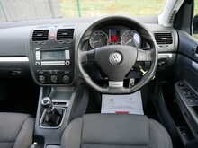 Volkswagen Golf 3.2 V6 R32 4Motion 5dr, Manual
