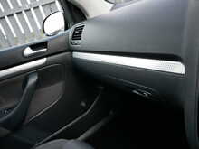 Volkswagen Golf 3.2 V6 R32 4Motion 5dr, Manual