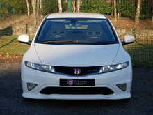 Honda Civic 2.0 i-VTEC Type R Championship White
