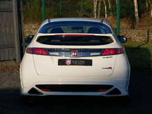 Honda Civic 2.0 i-VTEC Type R Championship White