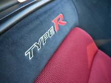 Honda Civic 2.0 i-VTEC Type R Championship White
