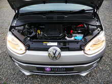 Volkswagen up! 1.0 High up! 5dr, Manual