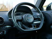 Audi A3 1.5 TFSI CoD Black Edition, Manual