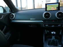 Audi A3 1.5 TFSI CoD Black Edition, Manual