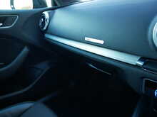 Audi A3 1.5 TFSI CoD Black Edition, Manual