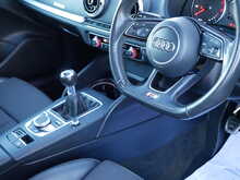 Audi A3 1.5 TFSI CoD Black Edition, Manual