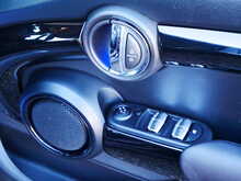 MINI Hatch 2.0 Cooper SD Seven Hatchback, Manual