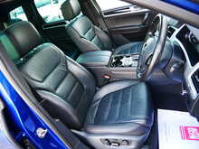 Volkswagen Touareg 3.0 TDI V6 BlueMotion Tech R-Line Plus Automatic