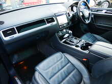 Volkswagen Touareg 3.0 TDI V6 BlueMotion Tech R-Line Plus Automatic