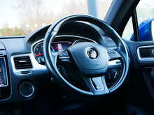 Volkswagen Touareg 3.0 TDI V6 BlueMotion Tech R-Line Plus Automatic