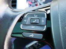 Volkswagen Touareg 3.0 TDI V6 BlueMotion Tech R-Line Plus Automatic