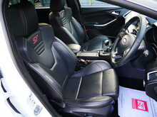 Ford Focus 2.0T EcoBoost ST-3 Hatchback, Manual