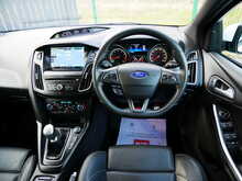 Ford Focus 2.0T EcoBoost ST-3 Hatchback, Manual