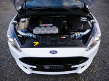 Ford Focus 2.0T EcoBoost ST-3 Hatchback, Manual