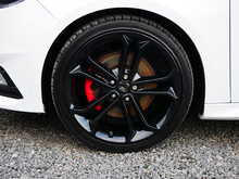 Ford Focus 2.0T EcoBoost ST-3 Hatchback, Manual