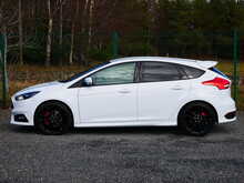 Ford Focus 2.0T EcoBoost ST-3 Hatchback, Manual