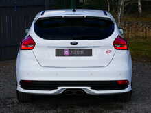 Ford Focus 2.0T EcoBoost ST-3 Hatchback, Manual
