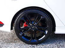 Ford Focus 2.0T EcoBoost ST-3 Hatchback, Manual