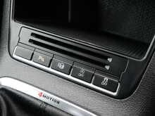 Volkswagen Tiguan 2.0 TDI BlueMotion Tech R-Line