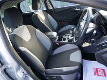 Ford Focus 1.6 Zetec (125) Hatchback, Manual