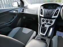Ford Focus 1.6 Zetec (125) Hatchback, Manual